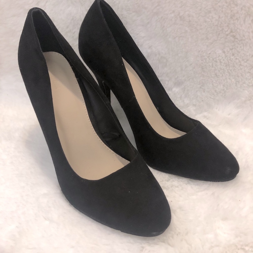 ✨Forever 21 Faux Suede Black Heels✨